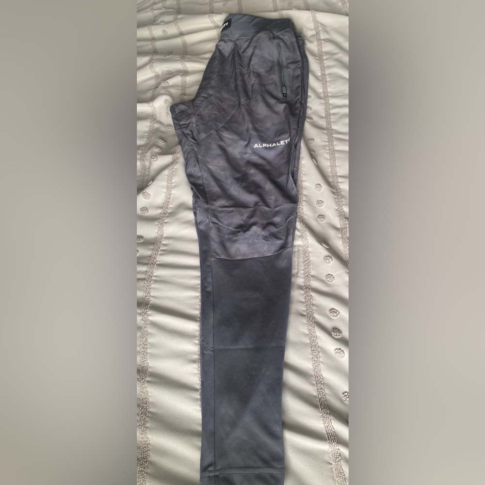 Alphalete skinny joggers men size small